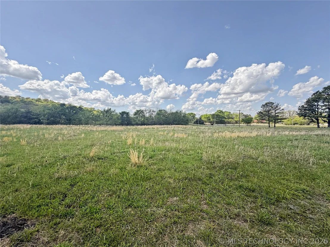 Photo of 428 S Thunder Road