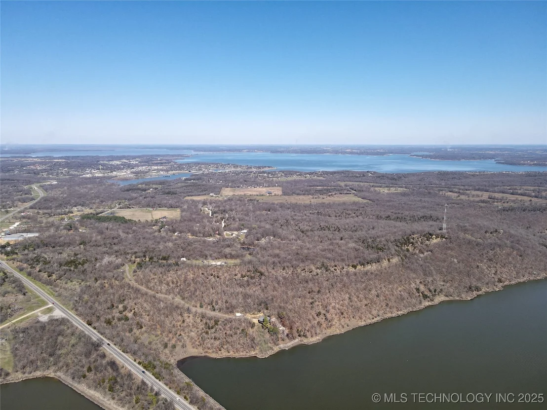 Photo of 418391 E 1215 Road