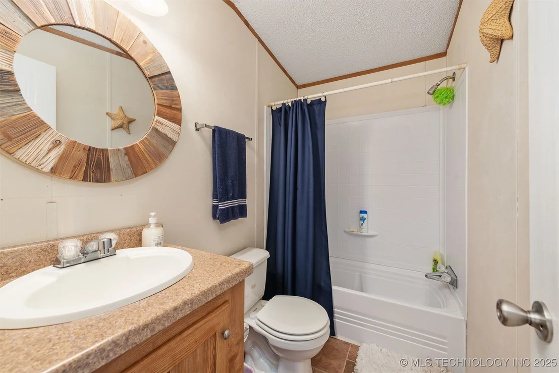 Photo of 420229 E 1144 Road