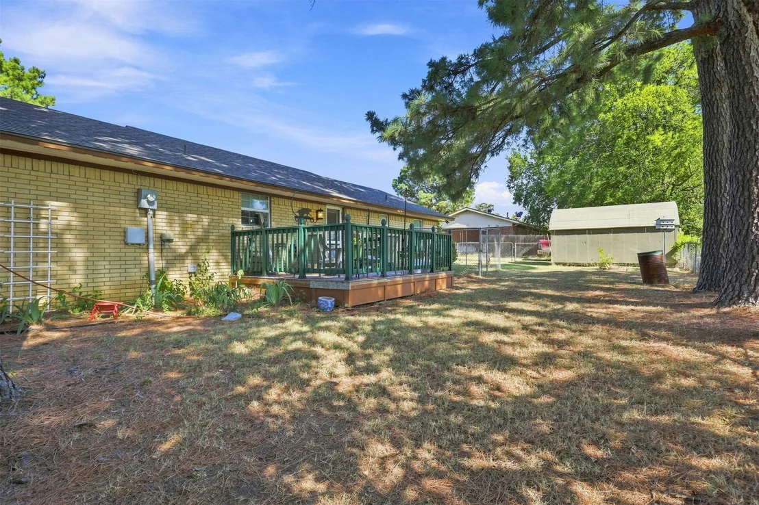 Photo of 208 W Umstead