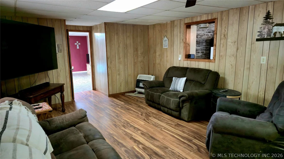 Photo of 417566 E 1140 Road