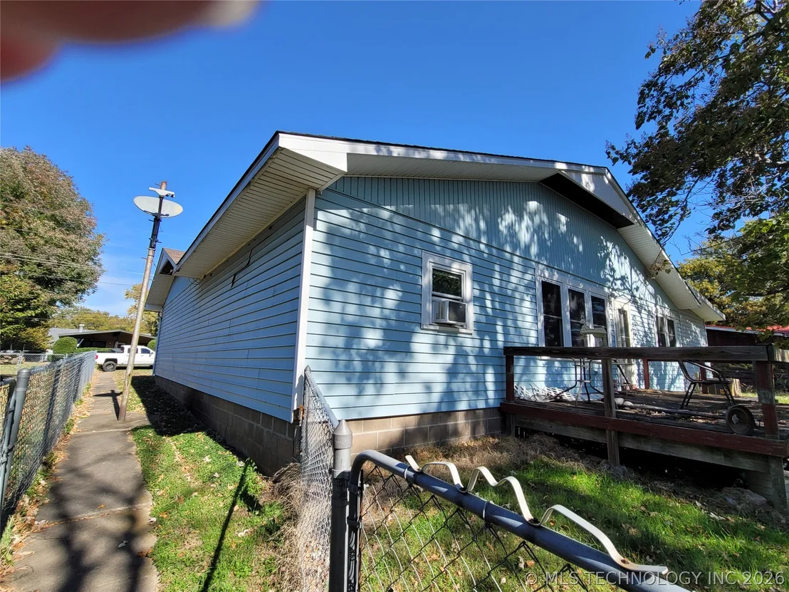 Photo of 416036 La Vista Drive
