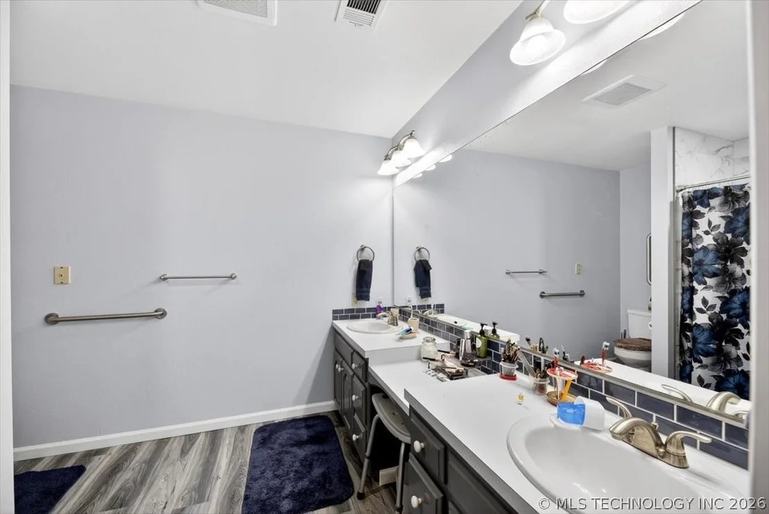 Photo of 36602 Ridge