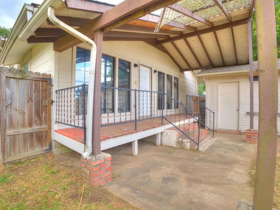 Photo of 211 N State Street