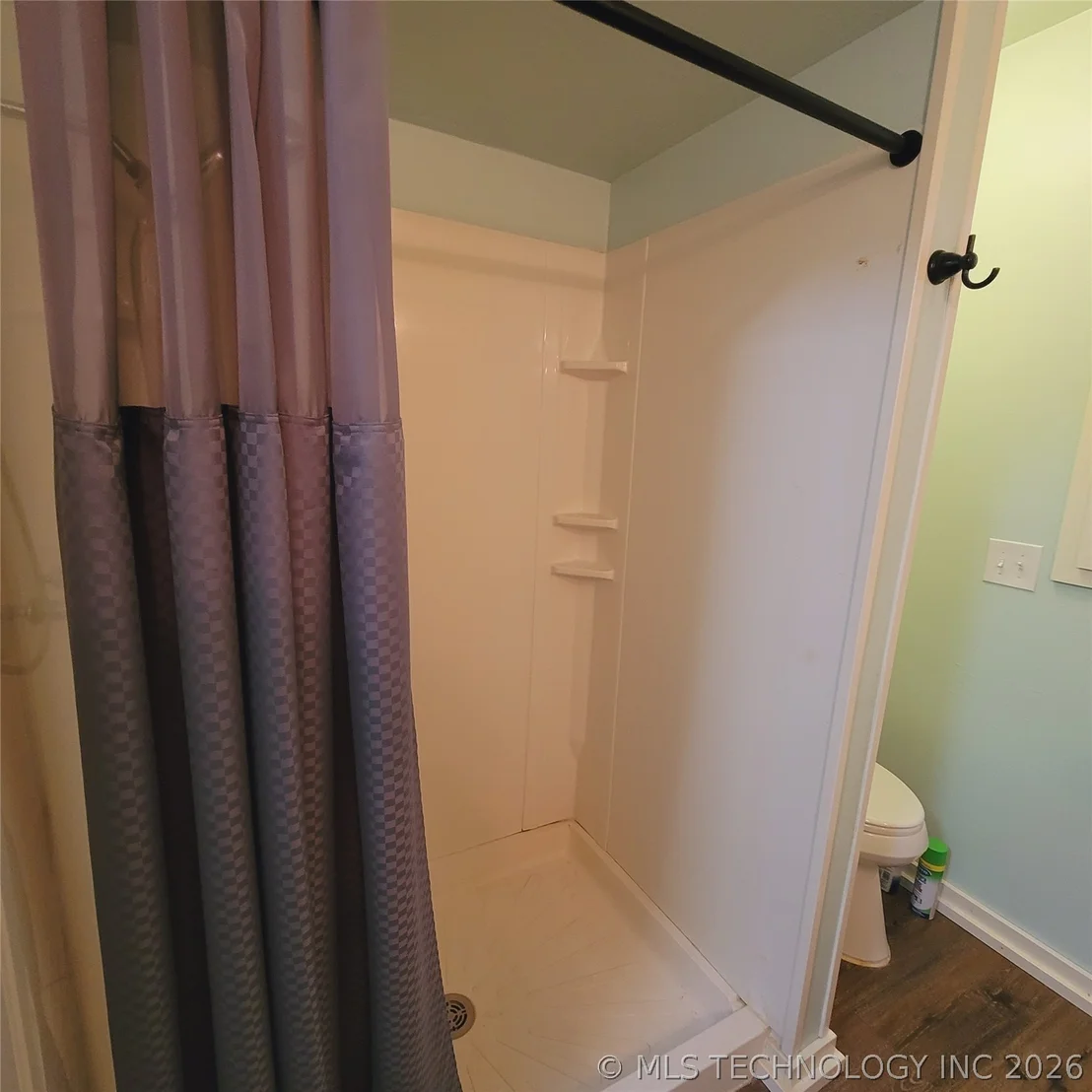 Photo of 105 Lakeview Drive