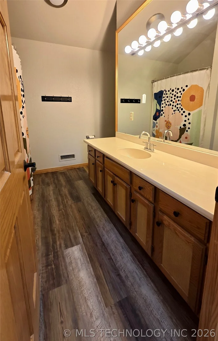 Photo of 1048 Robin Hood Road