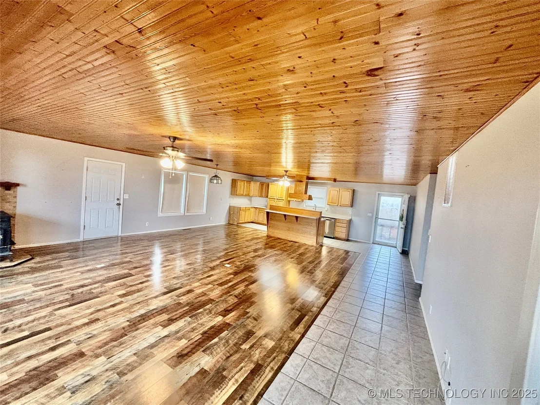 Photo of 413804 E 1212 Road
