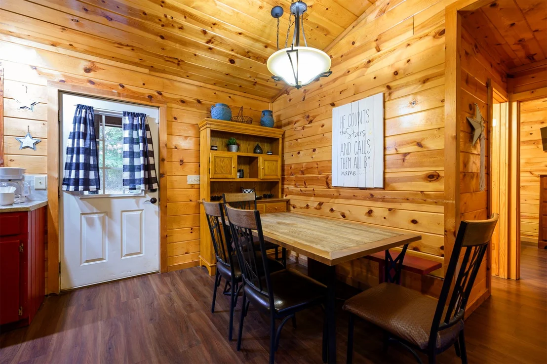 Photo of 609 Canoe Road
