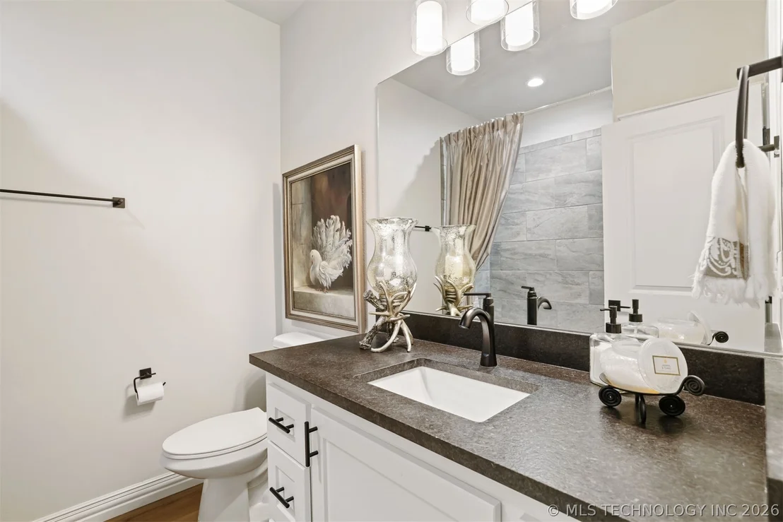 Photo of 302 Peachtree Road
