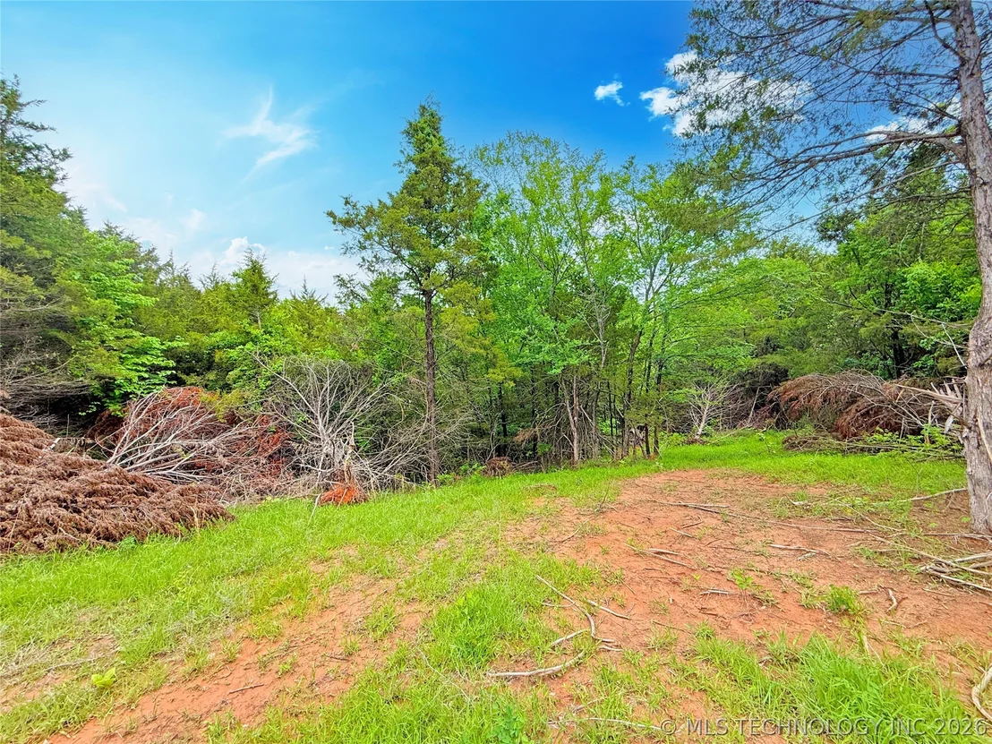 Photo of 46 Lakeside Circle