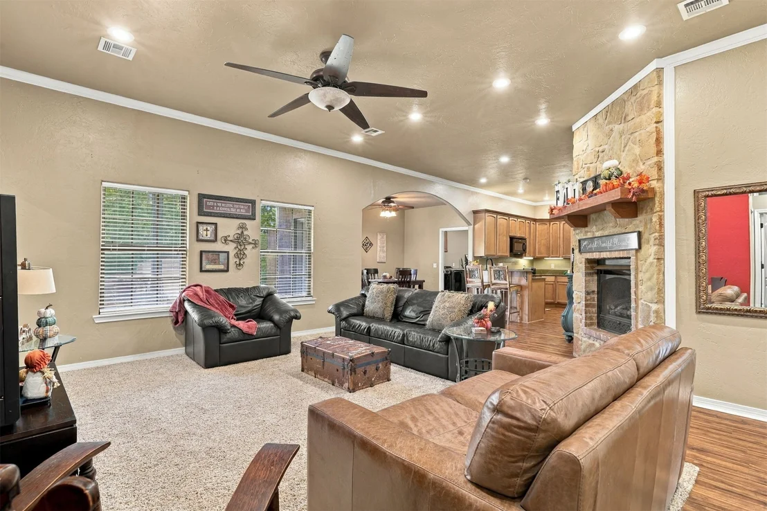Photo of 2355 Bryan