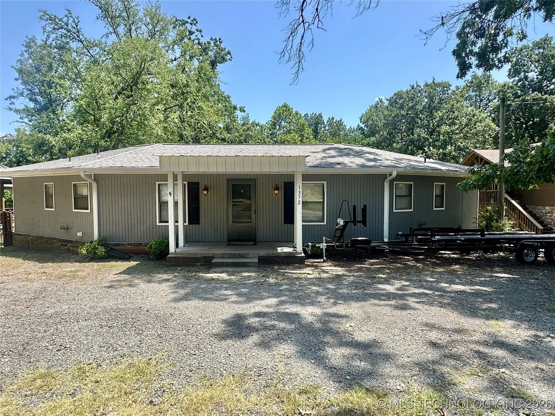 Photo of 1372 Warren Road
