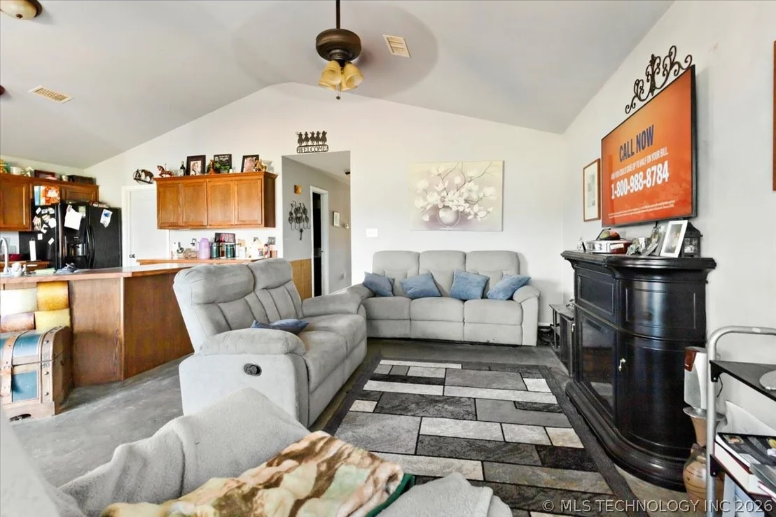 Photo of 2576 Winnett Road