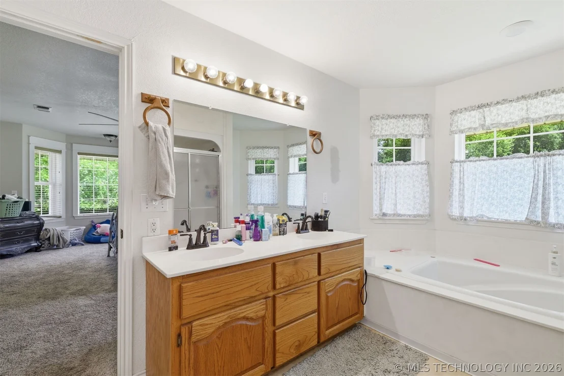 Photo of 2464 S Roberta Road