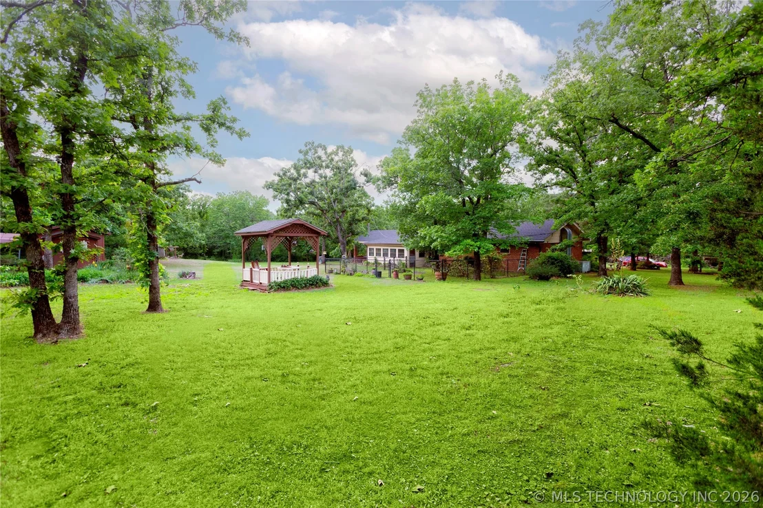 Photo of 105 W Mockingbird Lane