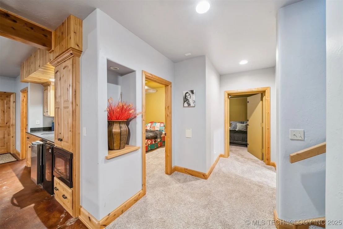Photo of 908 W 9th Street