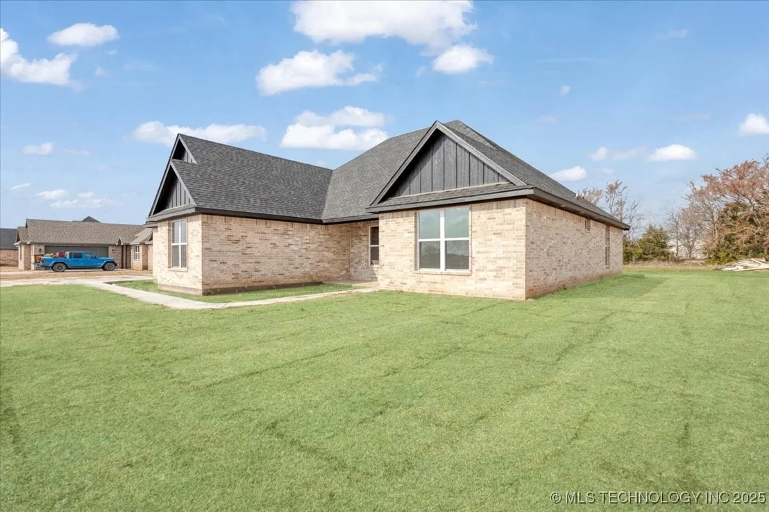 Photo of 300 Sunset Way