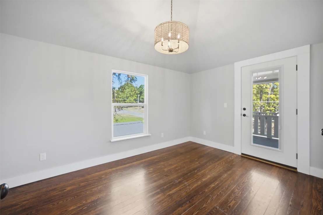 Photo of 206 Broadway Avenue