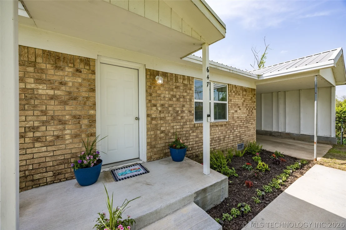 Photo of 647 Sawmill Road