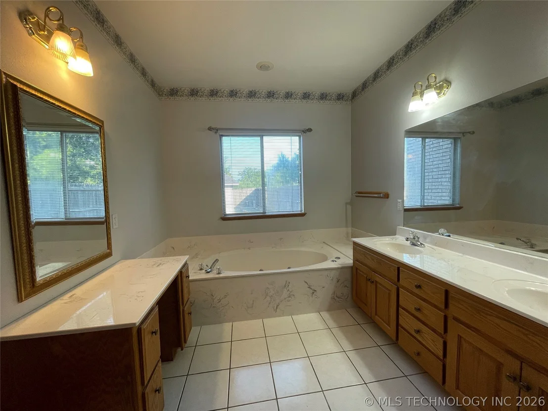 Photo of 3700 Shefield