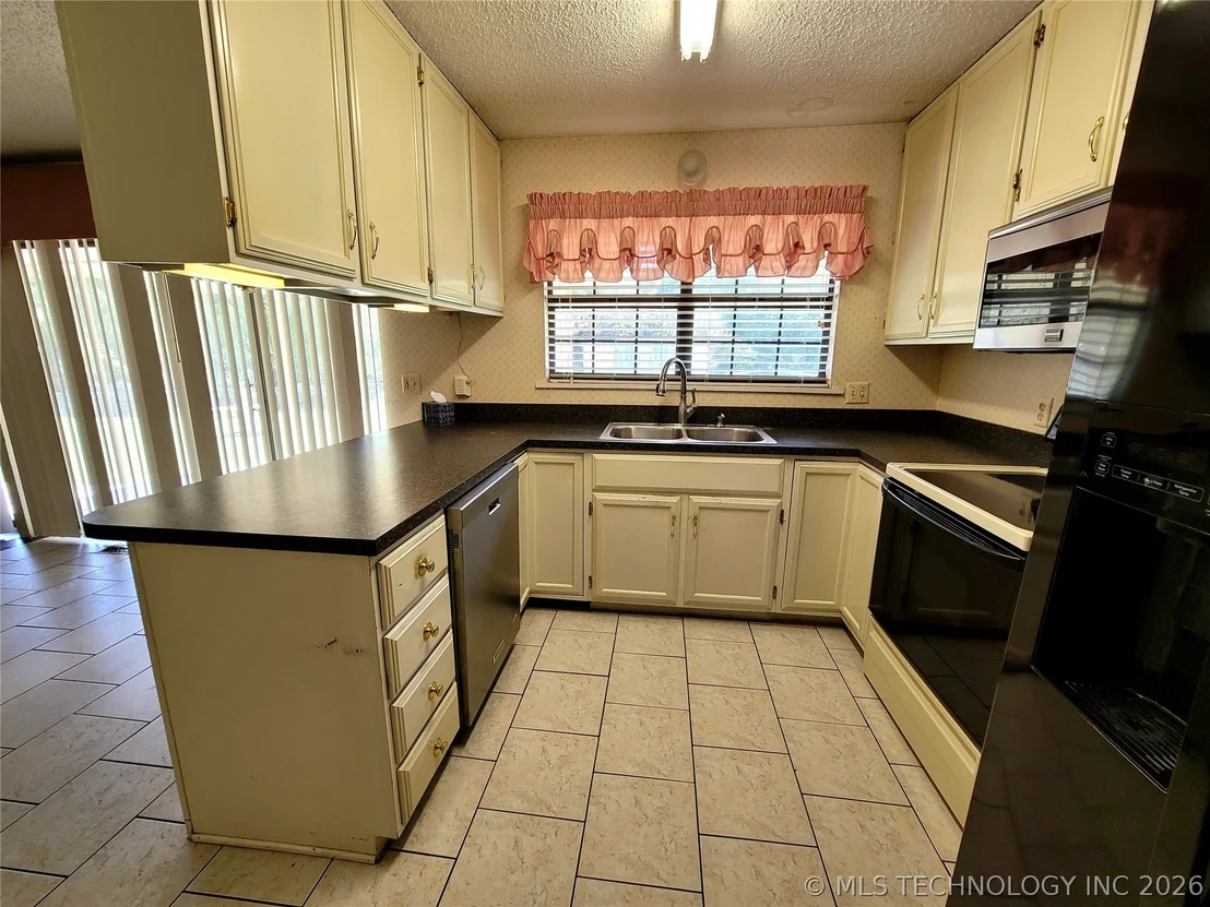 Photo of 112 Meadowlark Road