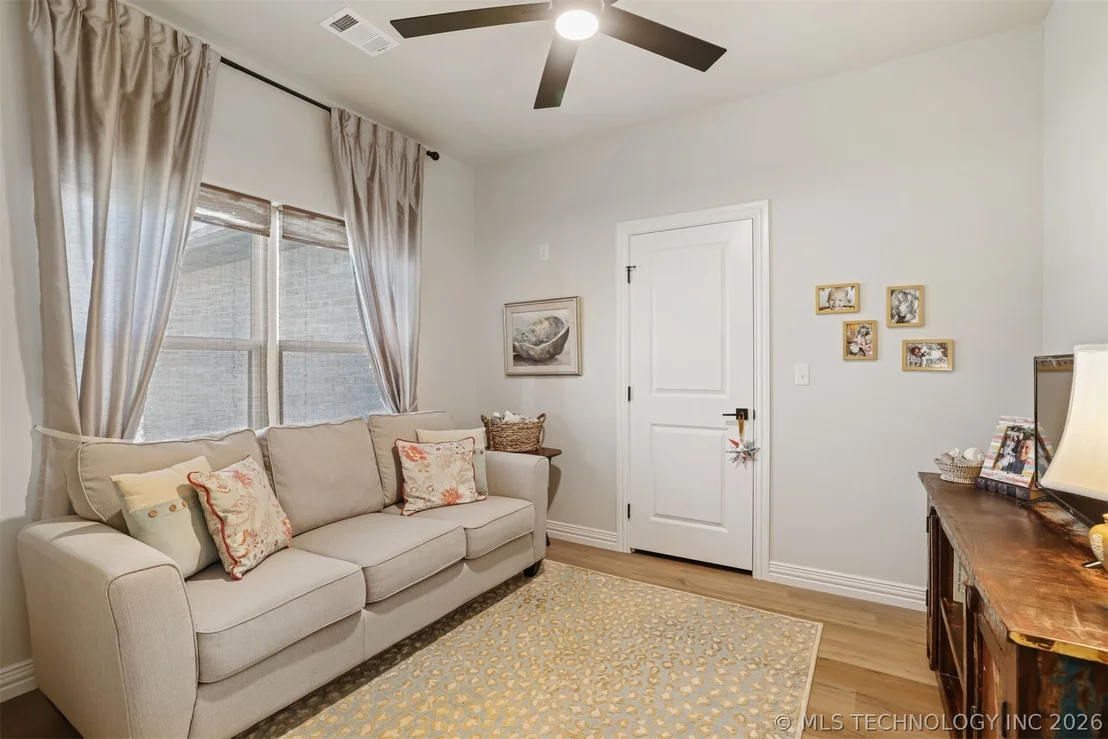 Photo of 302 Peachtree Road