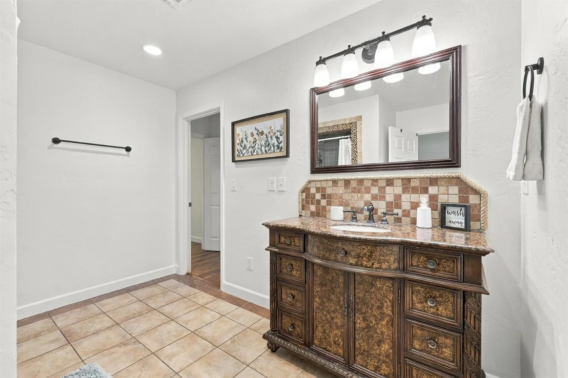 Photo of 2828 Riverview Road