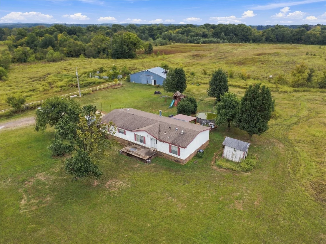 Photo of 394107 E 1150 Road