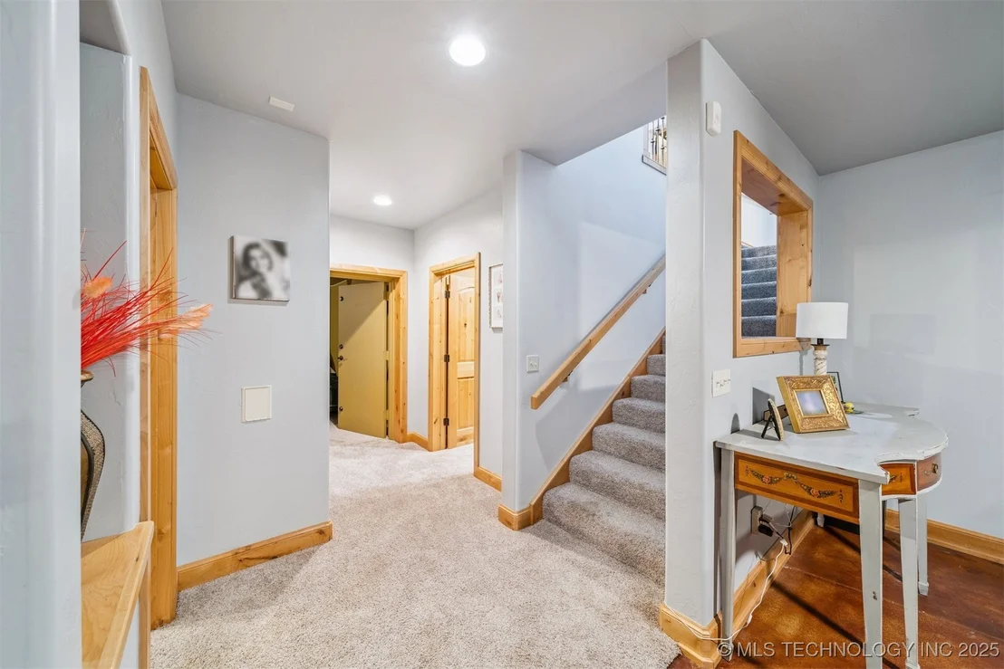 Photo of 908 W 9th Street