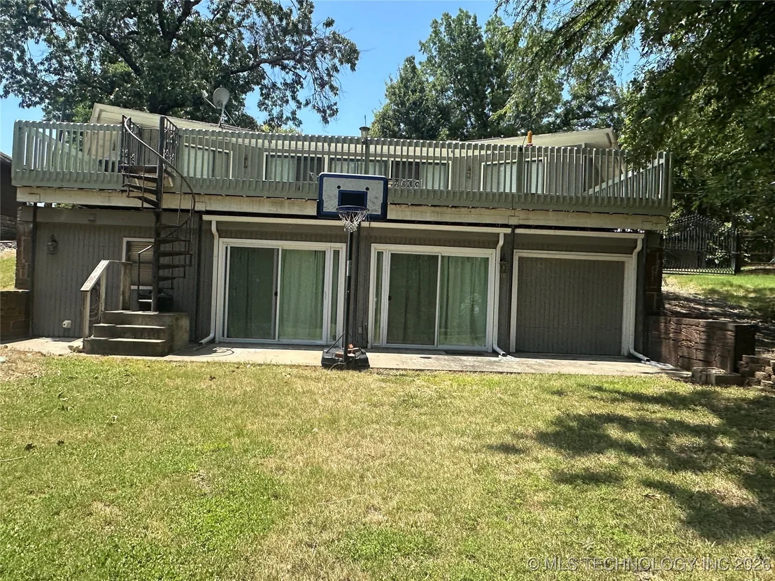 Photo of 1372 Warren Road