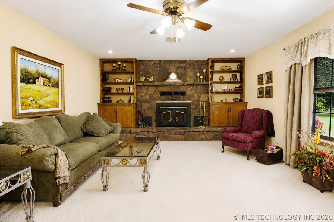 Photo of 15895 Briar Road