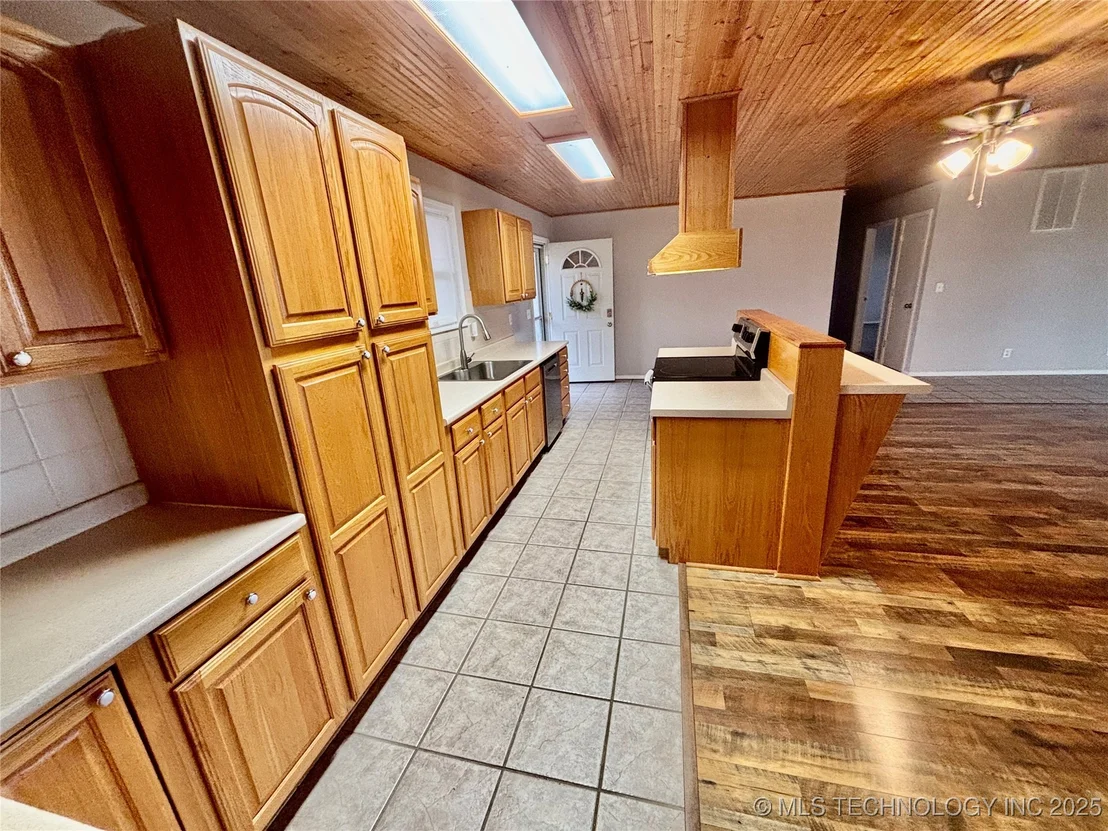 Photo of 413804 E 1212 Road