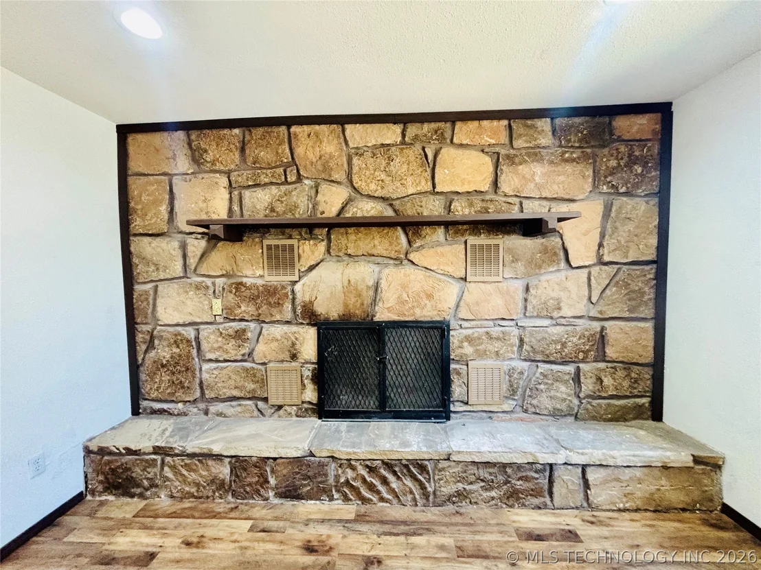 Photo of 417308 Bridgeport Road