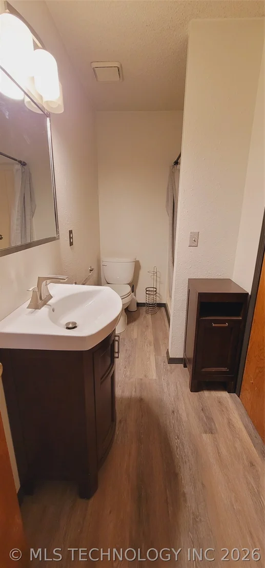 Photo of 417377 Bridgeport Road