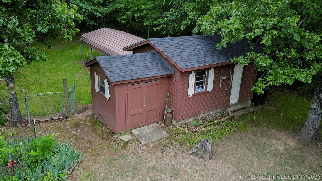 Photo of 105 W Mockingbird Lane