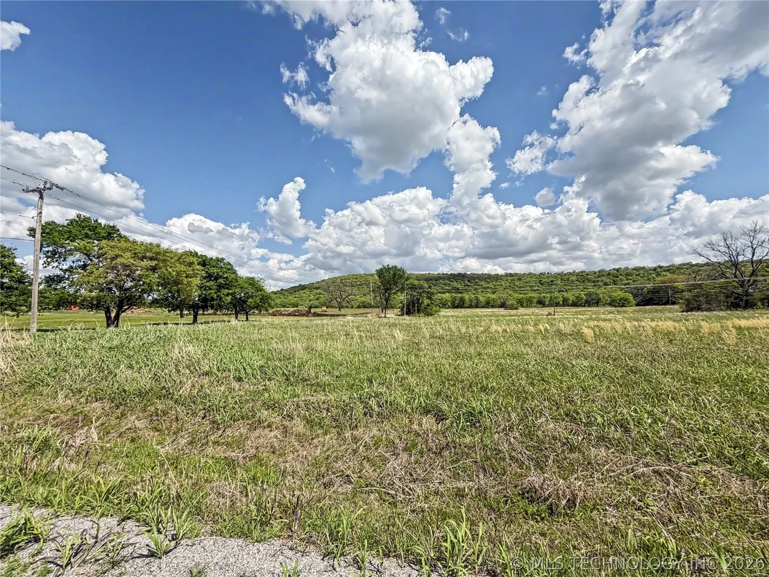 Photo of 433 S Thunder Road
