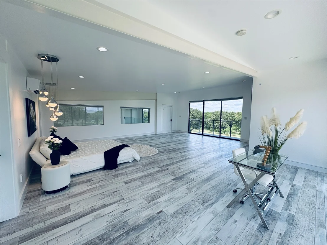 Photo of 546 Mockingbird