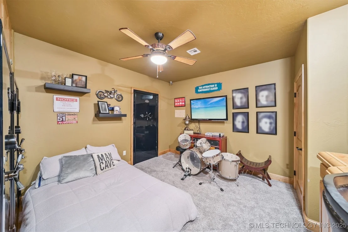 Photo of 908 W 9th Street