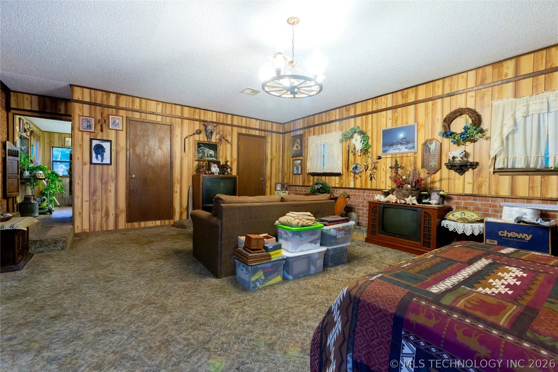 Photo of 105 W Mockingbird Lane