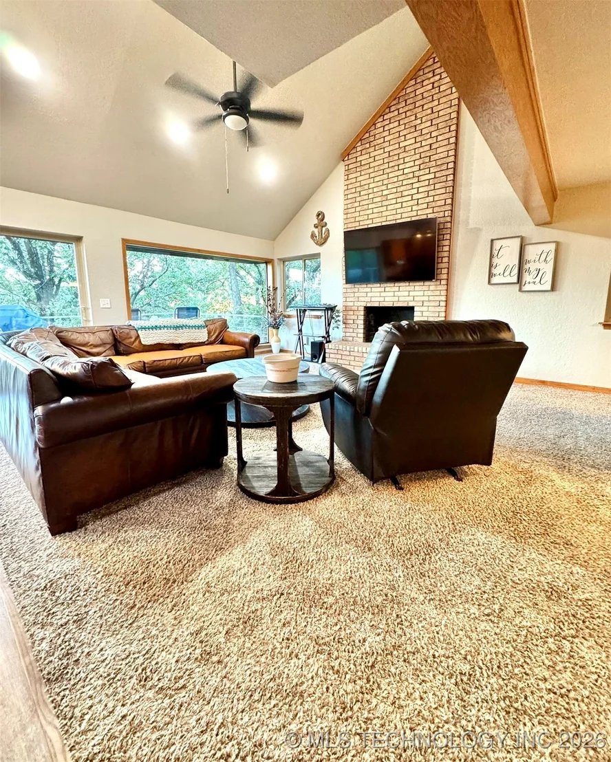 Photo of 1048 Robin Hood Road