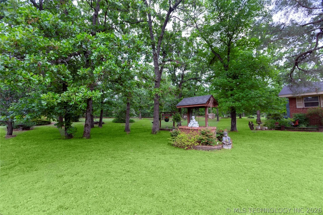 Photo of 105 W Mockingbird Lane