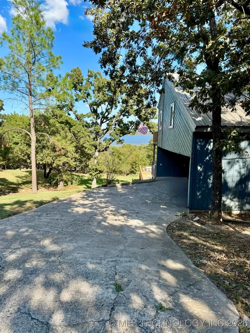Photo of 1048 Robin Hood Road