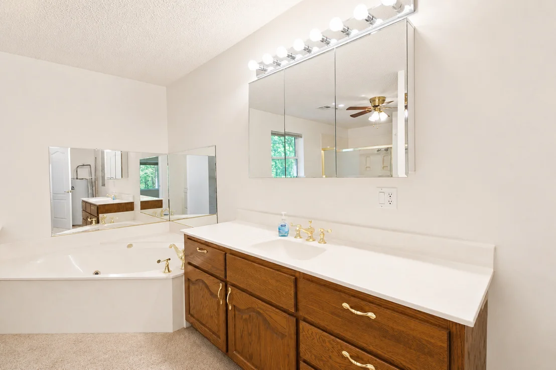 Photo of 3260 Howard Road