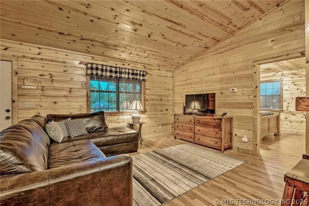 Photo of 609 Canoe Road