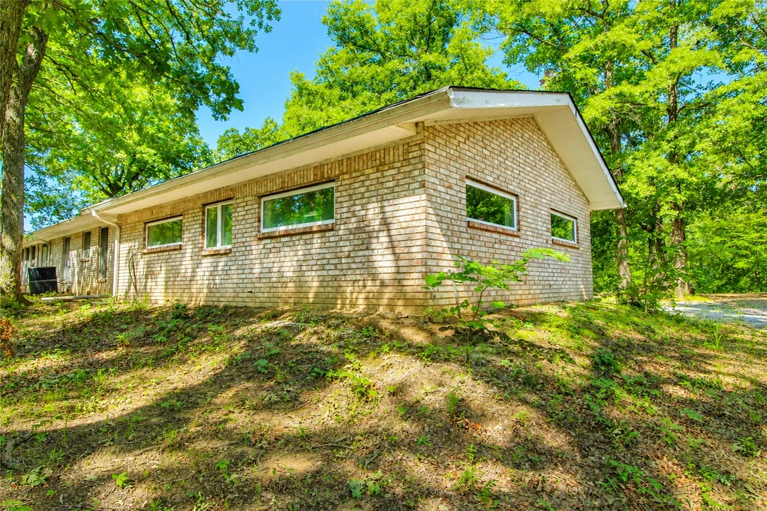 Photo of 3260 Howard Road