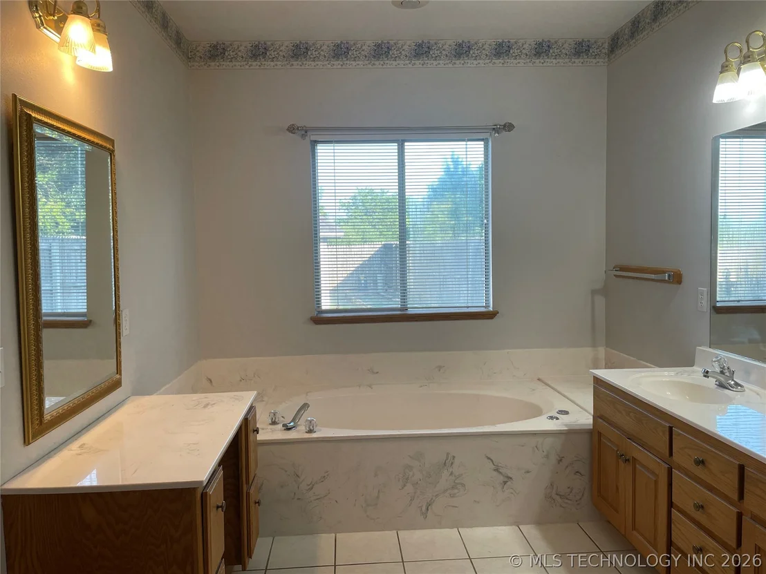 Photo of 3700 Shefield