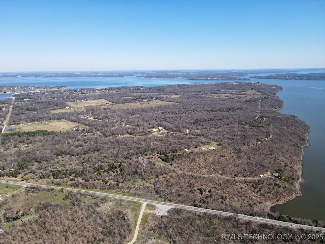 Photo of 418391 E 1215 Road