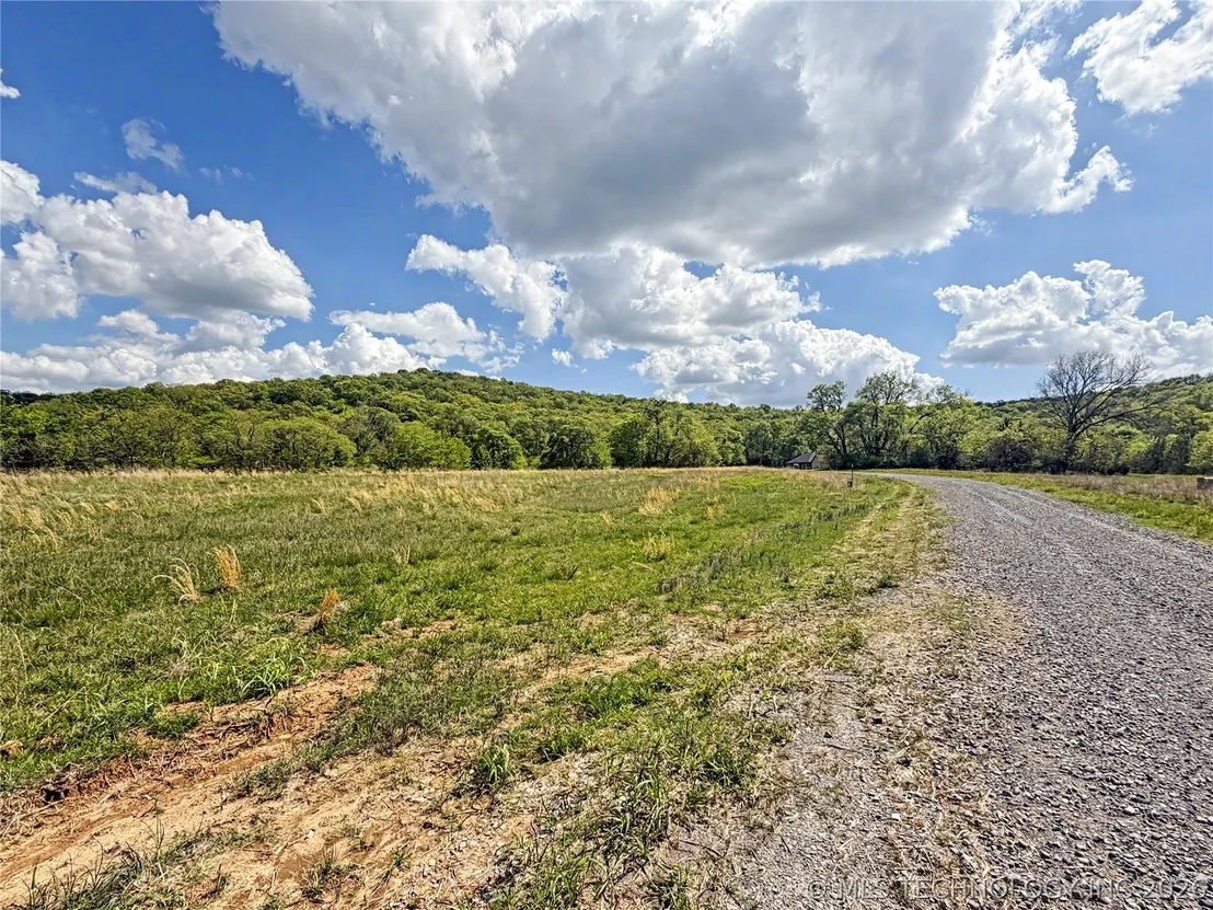 Photo of 404 S Thunder Road