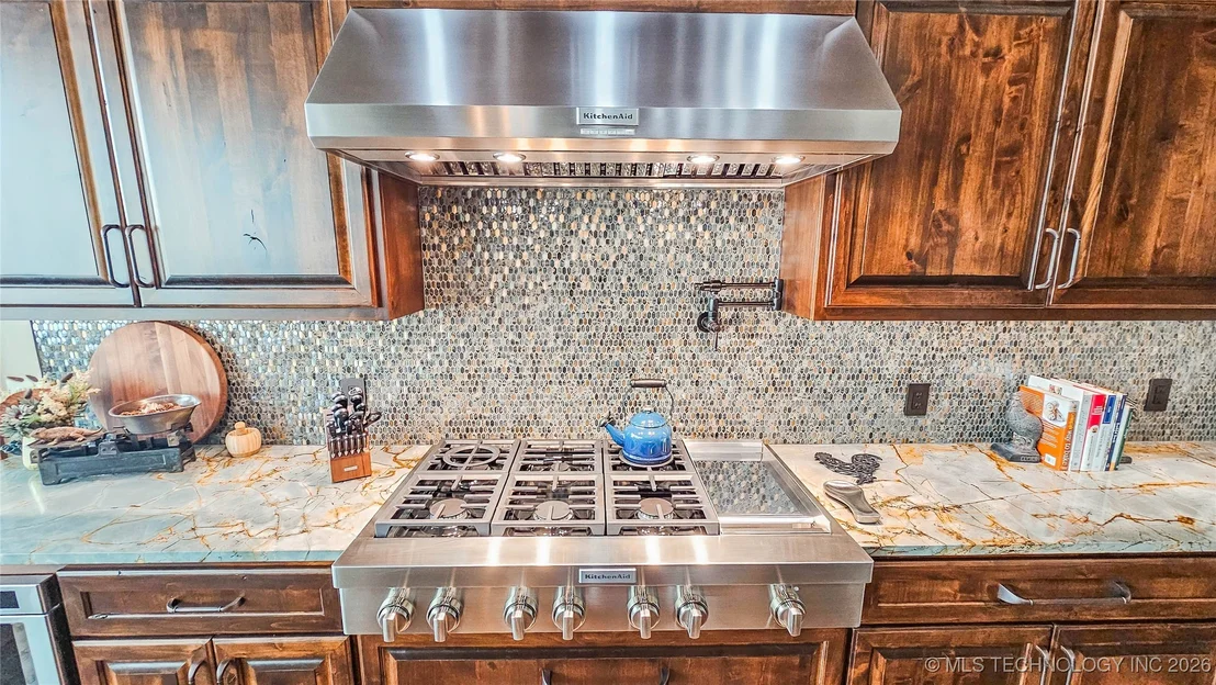 Photo of 417188 Mockingbird Lane