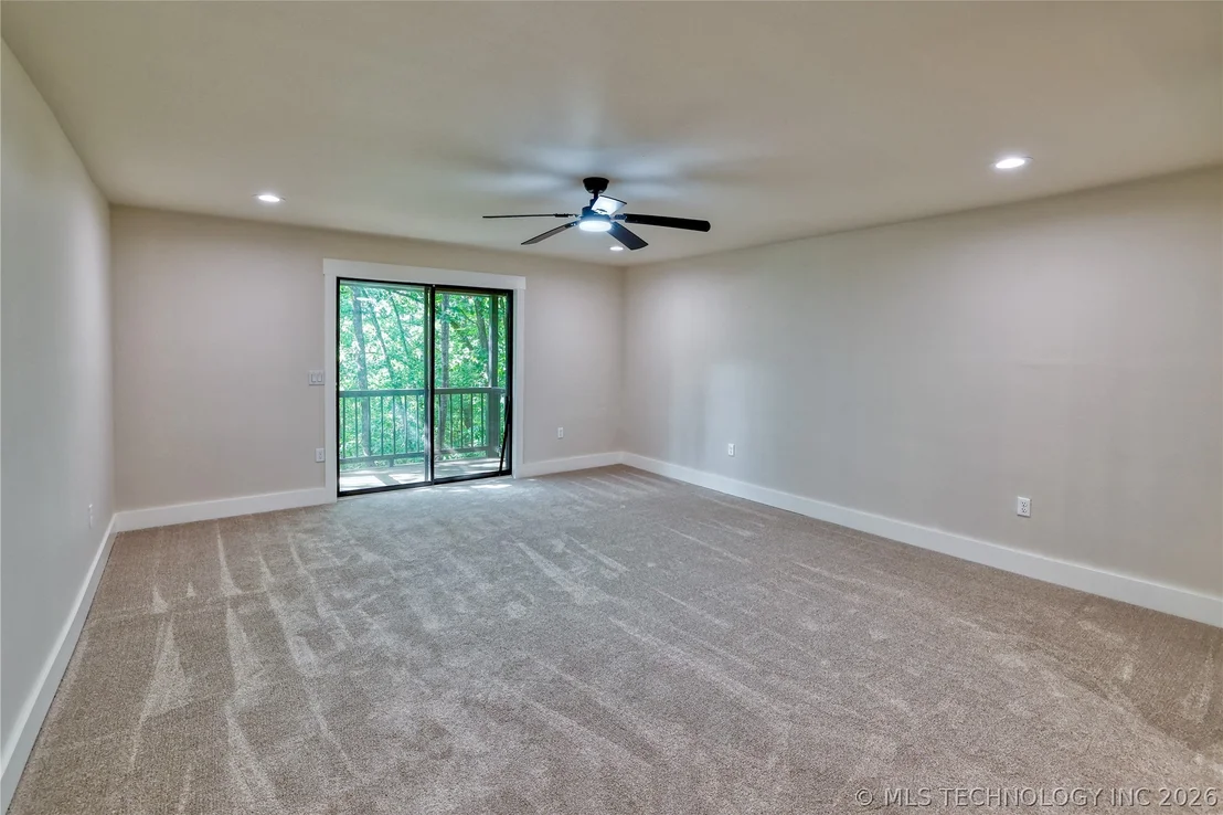 Photo of 1296 Robin Hood